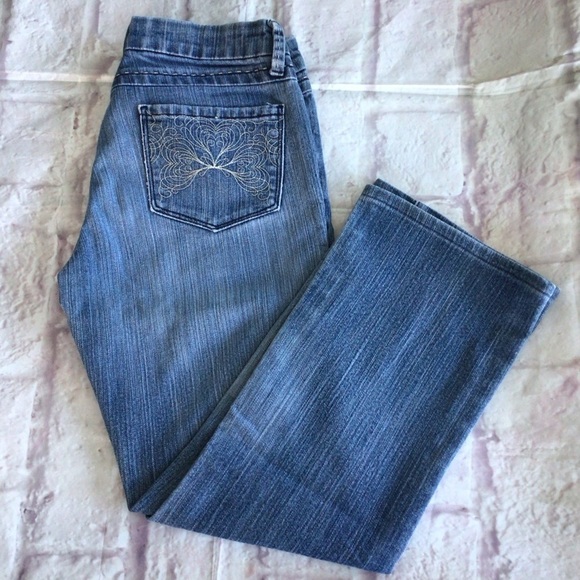 Women’s Low Rise boot cut Jeans - Picture 3 of 9